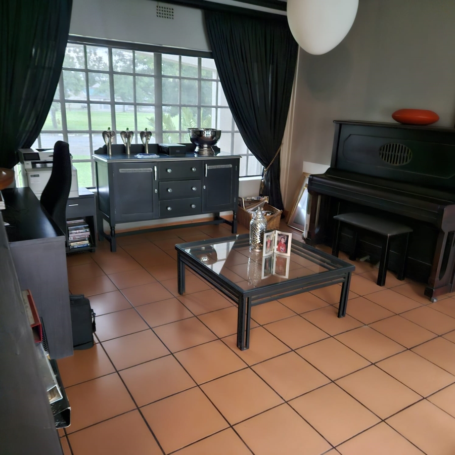 3 Bedroom Property for Sale in Jim Fouchepark Free State